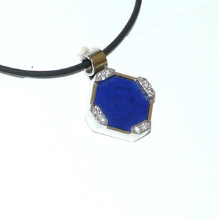 Einzelstück, ausgefallener Lapislazuli-Anhänger in 8-eckiger Form mit einer königsblauen Lapislazuli-Platte in ganz feiner Maserung, massiv 750 Weißgold mit 8 Brillanten von zusammen 0,12 Karat (Lieferung erfolgt ohne Kette)-	Unikatschmuck nur erhältlich im Onlineshop von Juwelier & Goldschmiede Danilo! 