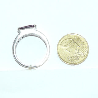 granatrotes Einzelstück, Zirkonia-Bandring aus massiv 925 Silber, Zirkonia in kräftigen Rotton, funkelnd facettierter Baguette-Schliff als Granat-Replik, Ringweite 60 - Goldschmiede-Danilo