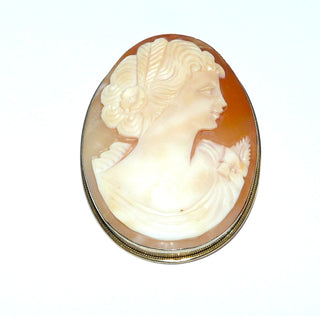 handgefertigtes Einzelstück, große Vintage-Gemmen-Brosche + Gemmen-Anhänger mit einer Muschelgemme mit fein ausgearbeitetem Frauenportrait, aus 800 Silber vergoldet, Kugelsicherung, Handarbeit um 1950 -	Unikate und Pretiosen nur erhältlich im Onlineshop der Goldschmiede Danilo!