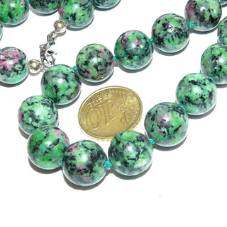 rekonstruiertes Einzelstück, grün-rosa-schwarze Edelsteinkette aus rekonstruierten Zoisitkugeln 12,5 mm, Verschluß 925 Silber Karabiner, Länge 45cm, mit Seide geknotet - Goldschmiede Danilo