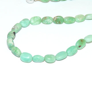 hellgrünes Einzelstück, Unikat-Edelsteinkette, apfelgrüne Chrysopraskette aus flachen Ovalen mit natürlichen Einschlüssen, Verschluß Kugel-Bajonett aus Metall als Mittelteil tragbar, Länge 47cm, flexibel aufgefädelt auf Stahlseide - Goldschmiede Danilo