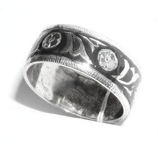 Einzelstück, handgefertigter Ring aus 925 Silber + schwarzem Niello (Niellieren ist eine aufwendige alte Goldschmiedetechnik, die heute hauptsächlich noch in Asien angewendet wird), gleichlaufend, tief eingearbeitetes florales Muster "Blüten + Ranken", poliert, Ringweite 56 -	Handgefertigtes Unikat! Nur im Onlineshop von Juwelier & Goldschmiede Danilo!