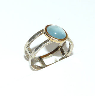 Handgefertigtes Einzelstück, hellblauer Unikat-Aquamarin-Silberring aus massiv 925 Silber Viekant-Streben, poliert, Zargenfassung aus 750 Gold, Aquamarin-Cabochon von 1,46 Karat, Ringweite 59 - Goldschmiede-Danilo
