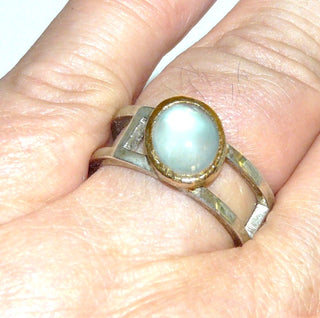 Handgefertigtes Einzelstück, hellblauer Unikat-Aquamarin-Silberring aus massiv 925 Silber Viekant-Streben, poliert, Zargenfassung aus 750 Gold, Aquamarin-Cabochon von 1,46 Karat, Ringweite 59 - Goldschmiede-Danilo