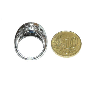hellblaues Einzelstück, ovaler Banding aus massiv 925 Silber poliert mit einem ovalen, funkelnd facettierten Zirkonia als Aquamarin- bzw. Blautopas-Replik, Ringweite 50,5 schöne Aussägungen auf den Seitenflächen - Goldschmiede Danilo