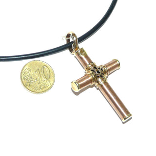 imposantes Einzelstück, lateinischer großer Kreuz-Anhänger aus 585 Roségold mit gelbgoldenen Akzenten in der Mitte + an den Abschlüssen, gleichlaufende runde Streben mit geraden Enden, seidenmatt+ poliert, große Schlaufe (Lieferung erfolgt ohne Kette)-	Unikate und Pretiosen nur erhältlich im Onlineshop der Goldschmiede Danilo!