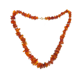 interessantes Einzelstück, Bernstein-Kette aus polierten länglichen Chips / Splittern, handsortiert + ungeknotet im Verlauf aufgefädelt, mittleres Cognac-braun, Verschluß aus Gold-Doublé, Gesamtlänge 48 cm -	Nur erhältlich bei www.danilogold-shop.de