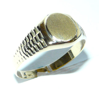 Einzelstück, klassischer Herrenring, ovaler Siegelring aus 585 Gold, für Gravuren geeignet, Seitenflächen gemustert, poliert + Gravurfläche seidenmatt, Ringweite 69 -	Nur erhältlich bei www.danilogold-shop.de