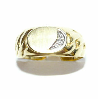Einzelstück, kleiner klassischer Herrenring, Siegelring aus 333 Gold mit einem Diamant im Verschnitt gefaßt, ovale, seidenmatte Gravur-Fläche auf dem Ringkopf, schön am kleinen Finger, Seitenflächen angedeutetes Panzerketten-Muster, eine Gravur ist möglich, Ringweite 50,5 -	Einzelstücke nur erhältlich bei www.danilogold-shop.de
