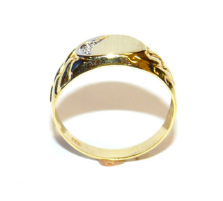 Einzelstück, kleiner klassischer Herrenring, Siegelring aus 333 Gold mit einem Diamant im Verschnitt gefaßt, ovale, seidenmatte Gravur-Fläche auf dem Ringkopf, schön am kleinen Finger, Seitenflächen angedeutetes Panzerketten-Muster, eine Gravur ist möglich, Ringweite 50,5 -	Einzelstücke nur erhältlich bei www.danilogold-shop.de