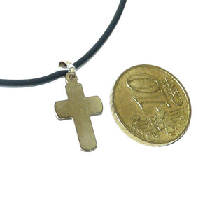 feines Einzelstück, kleiner lateinischer Kreuz-Anhänger aus 333 Gold, seidenmatt mit einer funkelnden Stern-Gravur in der Mitte, gleichlaufende Streben mit abgerundeten Enden, Dreieckschlaufe -	Unikatschmuck nur erhältlich im Onlineshop von Juwelier & Goldschmiede Danilo! 