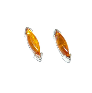 längliche Einzelstücke, Bernsteinohrstecker aus 925 Silber mit transparenten honigfarbenen, navetteförmigen Cabochons mit schönen Einschlüssen & dreieckigen Kappen an den Enden - Goldschmiede Danilo