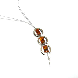 doppelreihiges Einzelstück, Y-Collier, Mittelteilcollier, Unikat Bernsteinkette, doppelte, ummantelte Stahlseide 70cm & 9 cm gebänderte Tönnchen in Honig-Braun, ummantelter Stahlseide & Mittelteil aus 925 Silber C-Bögen & Silberverschluß - Goldschmiede Danilo