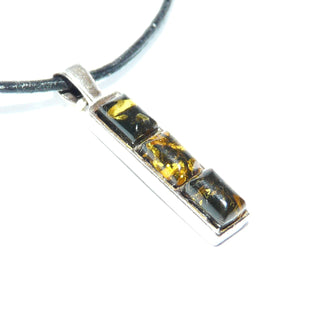 langes schmales Einzelstück, Bernsteinanhänger Stab aus 925 Silber, rechteckig mit 3 transparenten grünen echten Bernstein-Cabochons als Rechteck, schöne Einschlüsse - Goldschmiede Danilo