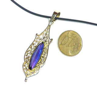 großes auffallendes Einzelstück, langer Filigran-Anhänger "Oriental" aus 750 Gold, eine große navetteförmige, funkelnd facettierte, violette Amethyst-Replik in 12-Krapper-Chaton eingefaßt, große Dreieckschlaufe -	Unikate und Pretiosen nur erhältlich im Onlineshop der Goldschmiede Danilo!