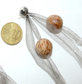 Einzelstück, Unikat-Collier "Gummisilber Holzkugeln" aus 925 Silber, 2-reihig mit Knoten verbunden, Gummisilber (ein fein gewebter flexibler Schlauch aus hauchdünnen Silberfäden) mit hellbraunen, schön gemaserten Holzkugeln, 90 cm lang, kein Verschluß -	Unikatschmuck nur erhältlich im Onlineshop von Juwelier & Goldschmiede Danilo! 
