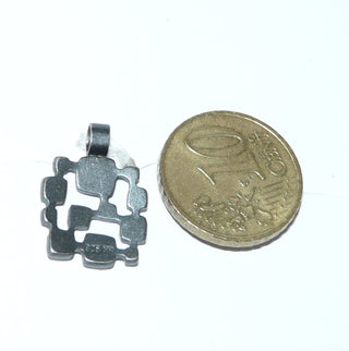 Einzelstück, luftiger Lorena-Anhänger "Kubic " aus 925 Silber, seidenmatt, in den Tiefen geschwärzt, feine Durchbrüche zwischen abgerundeten Quadraten in verschiedenen Größen. Österreichischer Design-Schmuck. (Lieferung erfolgt ohne Kette) -	Nur erhältlich bei www.danilogold-shop.de