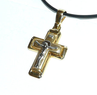 kompaktes Einzelstück, massiver Kreuz-Anhänger aus 585 Gold bicolor gearbeitet, gleichlaufende, polierte Streben mit gerade Enden, Doppelkreuz-Optik in matt + poliert, halbplastische Jesusfigur in Weiß, Dreieckschlaufe, auch für Herren geeignet -	Herrenschmuck in Gold & Silber nur bei www.danilogold-shop.de