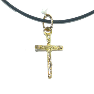 Einzelstück, außergewöhnlich gefertigter lateinischer Kreuz-Anhänger aus massivem 750 Gold, gearbeitet wie zwei sich kreuzende, runde, strukturierte Holzäste, borkiert, extra große Schlaufe auch für breitere Ketten (Lieferung erfolgt ohne Kette) -	Unikatschmuck nur erhältlich im Onlineshop von Juwelier & Goldschmiede Danilo! 