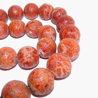 matt glänzendes Einzelstück, Statementkette, rote Schaumkoralle-Kugelkette naturgewachsen, nicht gepreßt, leichter Verlauf Durchmesser von 13,5mm auf 17,8mm, Länge 48,5cm, Metall-Karabiner, auf Stahlseide aufgefädelt - Goldschmiede Danilo