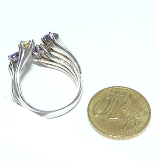 925 Silberring multicolor – Nahaufnahme Zirkonia hellblau gelb lila, Goldschmiede Danilo