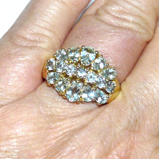 funkelndes Einzelstück, opulenter Topasring aus 585 Gold mit 17 funkelnd facettierten, zart hellblauen Topase in Krappen gefaßt, in Tropfenform & rund, Ringweite 60 - Goldschmiede Danilo