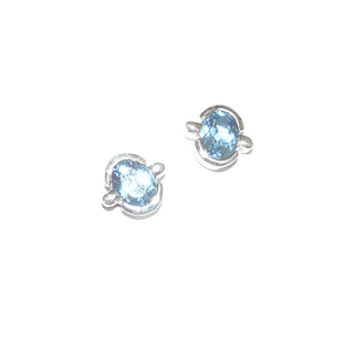 ovale Einzelstücke, Silberohrstecker mit je einem funkelnd facettierten Kristall in hellblau als Aquamarin-Replik in 925 Silber eingelassen, poliert,10 mm x 10 mm - Goldschmiede Danilo