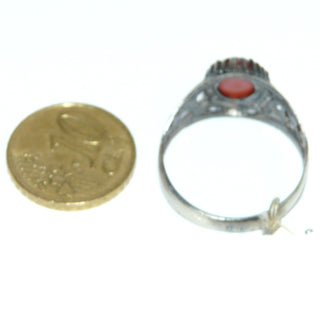 ovales Einzelstück, Vintage-Karneolring aus 925 Silber poliert, Herrenring mit Karneol-Cabochon in 22 Krappen gehalten, floral durchbrochen und in den Tiefen geschwärzt, matt, Ringweite 64,5, um 1970 - Goldschmiede-Danilo