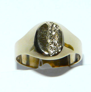 Einzelstück, ovaler klassischer Herrenring, Siegelring aus 333 Gold, poliert + Musterung auf dem Oval, Ringweite 54,5 -	Einzelstücke nur erhältlich bei www.danilogold-shop.de