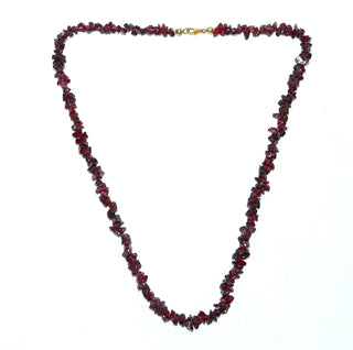 Einzelstück, polierte Granat-Splitter/Chips-Kette im typischen modernen Granat-Rot, Gesamtlänge 52 cm, Federring-Verschluß aus Gold-Doublé -	Unikatschmuck nur erhältlich im Onlineshop von Juwelier & Goldschmiede Danilo! 