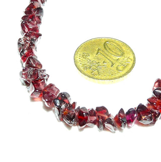 Einzelstück, polierte Granat-Splitter/Chips-Kette im typischen modernen Granat-Rot, Gesamtlänge 52 cm, Federring-Verschluß aus Gold-Doublé -	Unikatschmuck nur erhältlich im Onlineshop von Juwelier & Goldschmiede Danilo! 