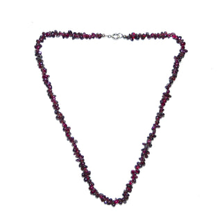 Einzelstück, polierte, abgerundete Granat-Splitter/Chips-Kette, im typischen modernen Granat-Rot, Gesamtlänge 41 cm, Federring-Verschluß aus Metall -	Nur erhältlich im Onlineshop von Juwelier & Goldschmiede Danilo!