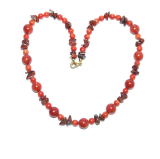 rotes Einzelstück, Unikat-Edelsteinkette, aus Schaum- & Bambuskoralle sowie roten abgerundeten Jaspischips, Kugeln Durchmesser 10,5mm + 6,2 mm, Länge 48,5cm, Gold-Doublé-Karabiner, in unserer Werkstatt designt und auf Stahlseide aufgefädelt - Goldschmiede Danilo