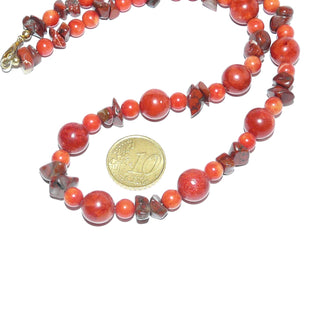 rotes Einzelstück, Unikat-Edelsteinkette, aus Schaum- & Bambuskoralle sowie roten abgerundeten Jaspischips, Kugeln Durchmesser 10,5mm + 6,2 mm, Länge 48,5cm, Gold-Doublé-Karabiner, in unserer Werkstatt designt und auf Stahlseide aufgefädelt - Goldschmiede Danilo