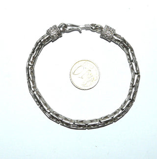 Einzelstück, rundes Königskordel-Armband, auch als Herrenarmband geeignet, aus massivem 925 Silber, liegt eher wie ein Armreif, poliert, 21 cm lang, Durchmesser 5 mm, verzierte Endkappen, Hakenverschluß -	Nur erhältlich im Onlineshop von Juwelier & Goldschmiede Danilo!
