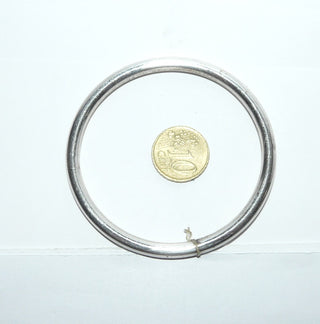 schlichtes Einzelstück, Armreif, Armspange aus 925 Silber poliert mit rundem Querschnitt, ovale Form, Innenumfang 18,5 cm, flexibel durch Verschluß an einer Stelle -	Einzelstücke nur erhältlich bei www.danilogold-shop.de