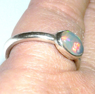 schlichter Unikat-Ring Silber ovaler blau-grüner Jelly-Opal / Opal 0027