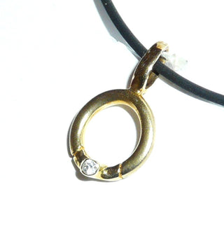 rundes Einzelstück, schlichter funkelnder Zirkonia-Anhänger in Form eines geschlossenen Kreises aus massiv 585 Gold, matt + poliert, feste Schlaufe -	Unikatschmuck nur erhältlich im Onlineshop von Juwelier & Goldschmiede Danilo! 