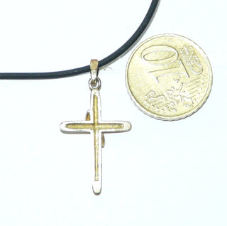 Zartes Einzelstück, schlichter Kreuz-Anhänger aus 333 Gold, zweifarbig, 3 Diamanten im weißen, geschwungenen Element, gleichlaufende, halbrunde, polierte Streben mit abgerundeten Enden, Dreieckschlaufe (Lieferung erfolgt ohne Kette)-	Nur erhältlich bei www.danilogold-shop.de