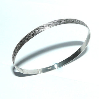 schmales Einzelstück, Armreif, Armband, Armspange aus 800 Silber mattiert + in den Tiefen geschwärzt, Zopfmuster / Flechtmuster, runde Innenform, flacher Querschnitt, 5 mm breit, Innenumfang 20,5 cm, ohne Verschluß -	Einzelstücke nur erhältlich bei www.danilogold-shop.de