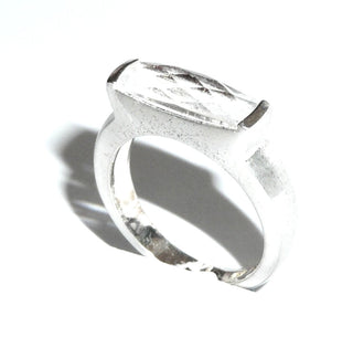 Einzelstück, schmaler Bergkristall-Ring, Bandring aus massivem 925 Silber mit einem beidseitig facettierten Bergkristall-Baguette, von 2 Seiten gefaßt, Ringschiene matt, Fassung poliert, Ringweite 57,5 
-	Nur erhältlich im Onlineshop von Juwelier & Goldschmiede Danilo!
