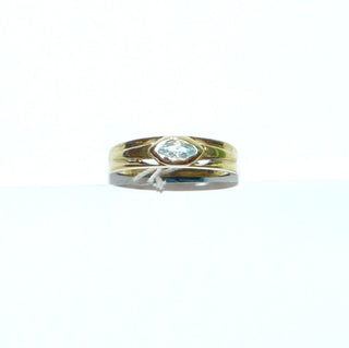schmales Einzelstück, Blautopasring, Bandring aus 333 Gold mit einem funkelnd facettierten, aquamarinblauen Topas-Navette in Zarge gefaßt, Ringweite 57 - Goldschmiede Danilo