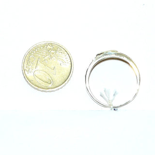 schmales Einzelstück, Blautopasring, Bandring aus 333 Gold mit einem funkelnd facettierten, aquamarinblauen Topas-Navette in Zarge gefaßt, Ringweite 57 - Goldschmiede Danilo