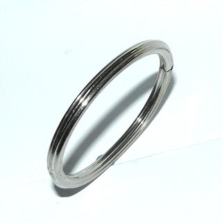 schmales Einzelstück, schlichter, geriefter Armreif, Armspange aus 925 Silber massiv, poliert mit Kastenschloß, Innenform oval, 0,6 cm breit, Innenumfang 17,5 cm -	Nur erhältlich bei www.danilogold-shop.de