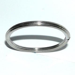 schmales Einzelstück, schlichter, geriefter Armreif, Armspange aus 925 Silber massiv, poliert mit Kastenschloß, Innenform oval, 0,6 cm breit, Innenumfang 17,5 cm -	Nur erhältlich bei www.danilogold-shop.de
