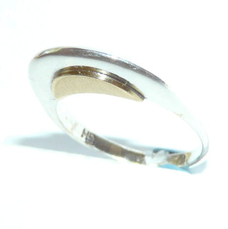 handgefertigtes Einzelstück, schmaler bicolor Unikat-Ring in ungewöhnlicher Ringform aus 925 Silber + einer halbkreisförmigen Belötung in 750 Gelbgold, Ringweite 57,5, poliert + mattiert -	Handgefertigtes Unikat! Nur im Onlineshop von Juwelier & Goldschmiede Danilo!