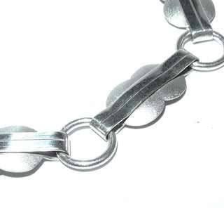 handgefertigtes Einzelstück, Vintage-Glieder-Armband aus massivem 900 Silber, matt + poliert, 19 cm lang, 6 erdnußförmige Elemente mit Ösenverbindungen, skandinavisch inspiriert, Federring, um 1965 - Handgefertigtes Unikat! Nur im Onlineshop von Juwelier & Goldschmiede Danilo!