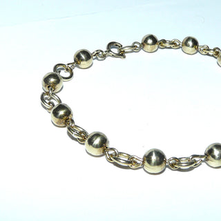 Einzelstück, schmales Vintage-Kugel-Armband, Glieder-Armband aus massivem 800 Silber, zart vergoldet, Kugeldurchmesser 6 mm, bewegliche Ösenverbindungen, Gesamtlänge 21 cm, Federrring, um 1960 -	Einzelstücke nur erhältlich bei www.danilogold-shop.de
