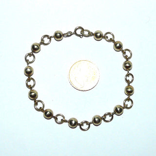 Einzelstück, schmales Vintage-Kugel-Armband, Glieder-Armband aus massivem 800 Silber, zart vergoldet, Kugeldurchmesser 6 mm, bewegliche Ösenverbindungen, Gesamtlänge 21 cm, Federrring, um 1960 -	Einzelstücke nur erhältlich bei www.danilogold-shop.de