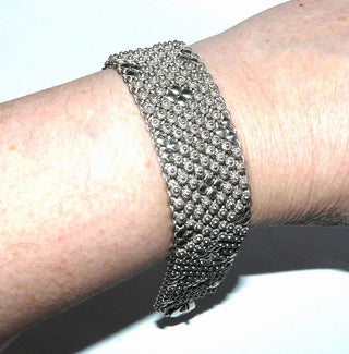 schweres Einzelstück, breites Vintage-Armband, Teppicharmband, liegt fast wie ein Armreif, Glieder-Armband aus massiv 925 Silber, 20 cm lang, Karabinerverschluß, um 1970 - Vintage-Schmuck nur im Onlineshop von danilogold!